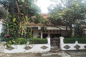 OYO Life 91339 Pondok Kost Aulia Syariah