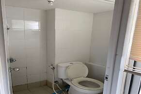 OYO Life 93374 Andira Inn