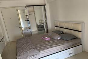 OYO Life 93374 Andira Inn