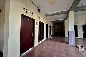 OYO Life 93504 Kost Krisna