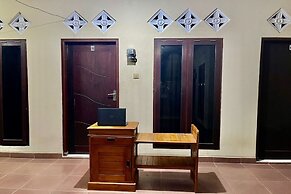 OYO Life 93504 Kost Krisna