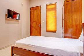 OYO Life 93497 Griya Kost Rr