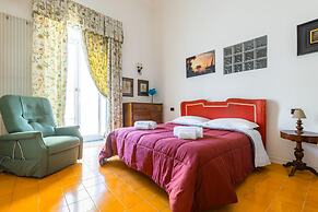 Charming House With Terrace at Historical Center