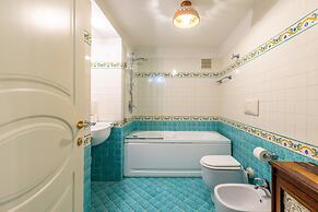 Charming House With Terrace at Historical Center