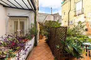 Charming House With Terrace at Historical Center
