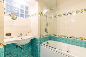 Charming House With Terrace at Historical Center