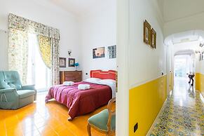 Charming House With Terrace at Historical Center