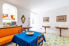 Charming House With Terrace at Historical Center