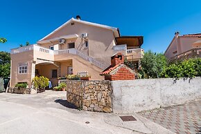 Ivica Studio Apartment