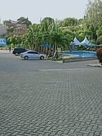 Lux Suites Sunset Holiday Apartments