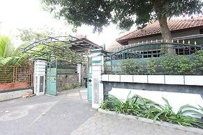 OYO Life 93247 Pondok Pariwisata