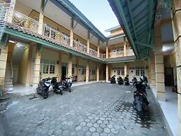 OYO Life 93265 Kos Cendana Seruni Raya