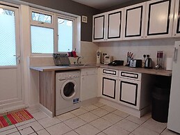 Shepherds Spacious House 4-beds