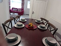 Shepherds Spacious House 4-beds