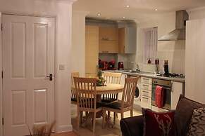 Impeccable Spacious 1-bed Apart in London Dagenham