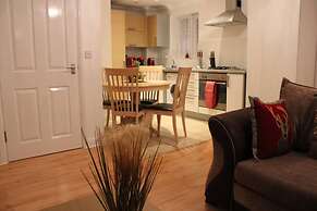 Impeccable Spacious 1-bed Apart in London Dagenham
