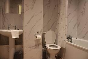 Impeccable Spacious 1-bed Apart in London Dagenham