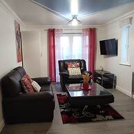 Charming and Stylish 2-bed Apart - London Dagenham