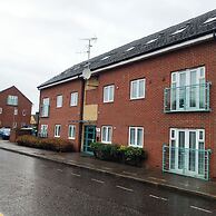 Charming and Stylish 2-bed Apart - London Dagenham
