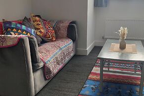 Charming 1-bed Loft Apartment in Romford