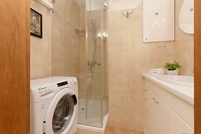 Saska Kępa Apartment by Renters