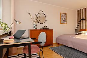 Saska Kępa Apartment by Renters