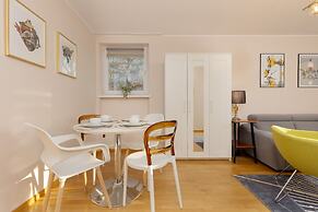 Saska Kępa Apartment by Renters