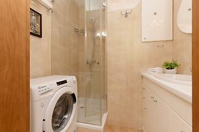 Saska Kępa Apartment by Renters