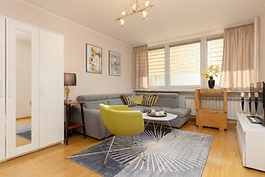 Saska Kępa Apartment by Renters