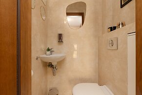 Saska Kępa Apartment by Renters