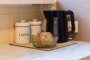 Saska Kępa Apartment by Renters