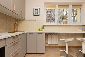Saska Kępa Apartment by Renters