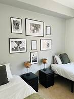 Modern City Center 2 Bedroom Apartment