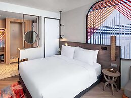 Mercure Bangkok Surawong