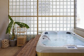 Royal Gold City Suites