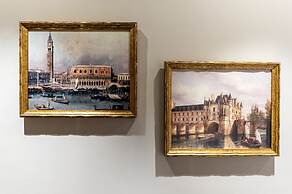 Royal Gold City Suites