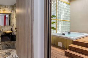 Royal Gold City Suites