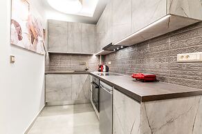 Royal Gold City Suites