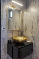 Royal Gold City Suites