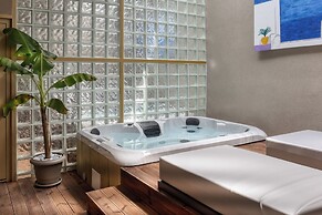 Royal Gold City Suites