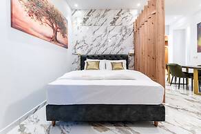 Royal Gold City Suites