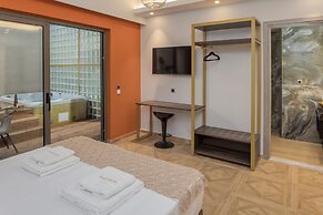 Royal Gold City Suites