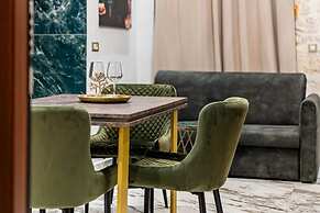 Royal Gold City Suites