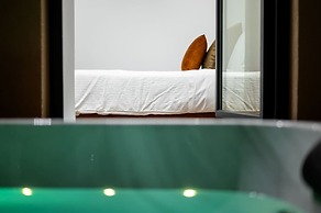 Royal Gold City Suites