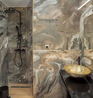 Royal Gold City Suites