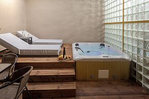 Royal Gold City Suites