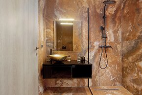 Royal Gold City Suites