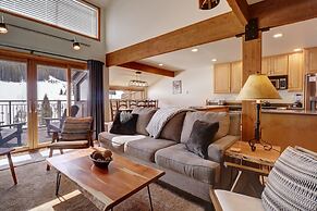 Vp211 Village Point 2 Bedroom Condo by RedAwning