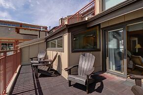 Vp211 Village Point 2 Bedroom Condo by RedAwning