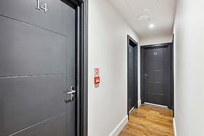 London Collection Golden Square